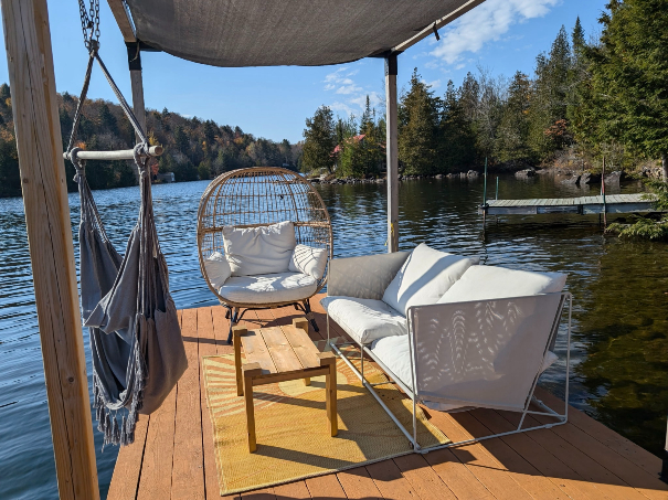 PINEHOUSE DOCK SEATING